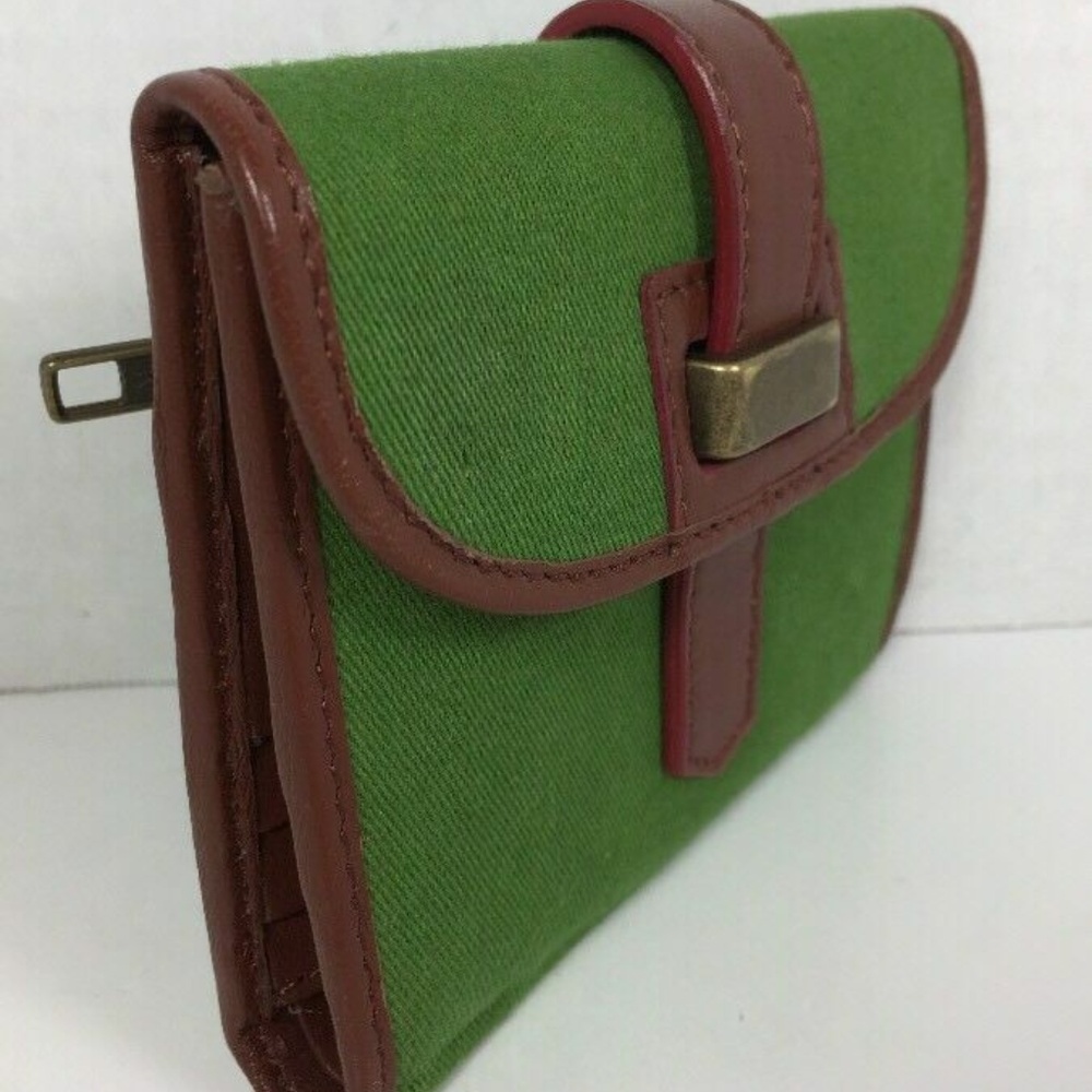 BEAR LEFT- Green Wallet Leather Trim For ‘Lefties’